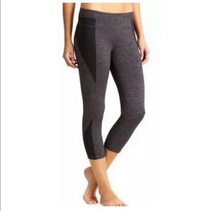 Athleta Luma Chaturanga Grey Capri Crop Leggings